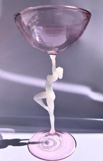 KADIN FİGÜRLÜ TASARIM CAM KADEH